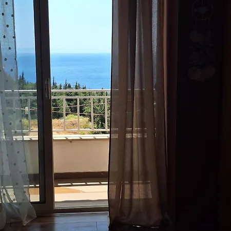Dejon Apartment Gjilek