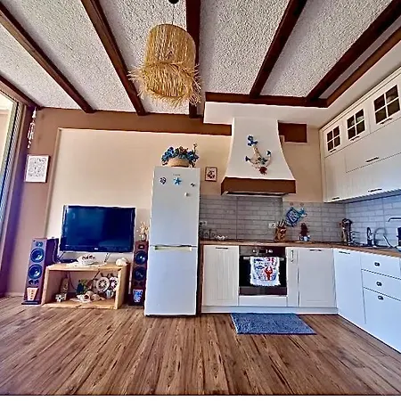 Dejon Apartamento Gjilek